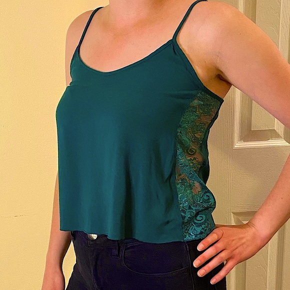 Talula Tops - LIKENEW Aritzia pretty dark green tank w lace